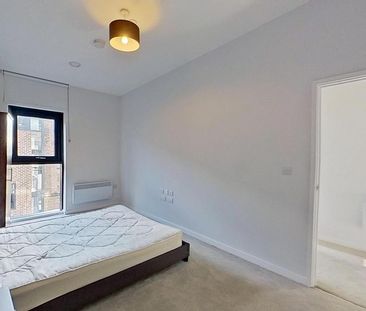 3 bedroom flat to rent - Photo 2