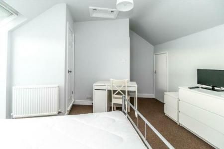 All Saints Street, Arboretum, Nottingham, NG7 - Photo 2