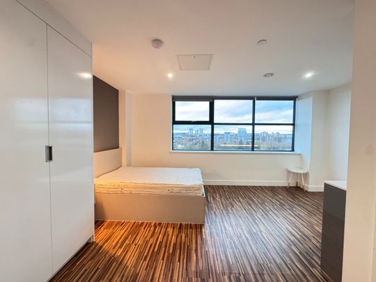 Studio Flat, Old Trafford, M16 - Photo 1