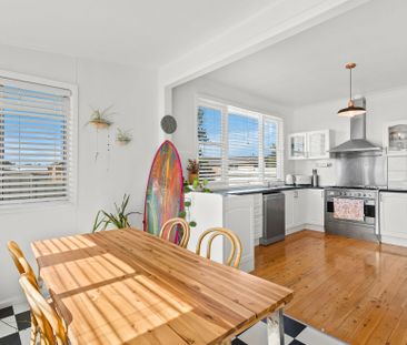 Gorgeous 3 Bedroom Cottage with Single Garage - Photo 3