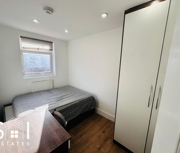 3 bedroom flat to rent - Photo 3