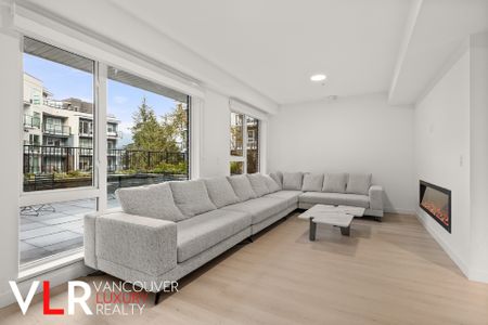 Condo in Port Moody, British Columbia - Photo 4