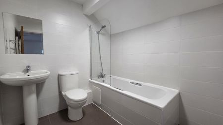 2 bedroom terraced house to rent - Photo 2