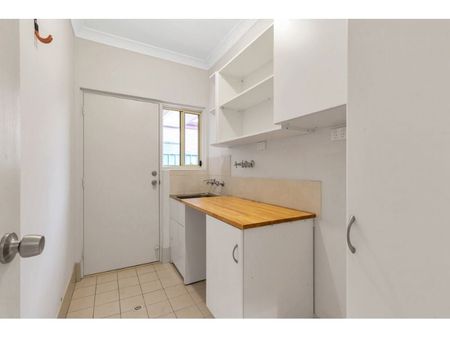 Immaculate Cottage Style Residence - Sure to Please - Photo 4