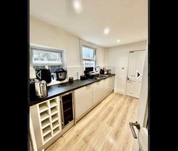Room in a Shared House, Selhurst New Road, SE25 - Photo 1