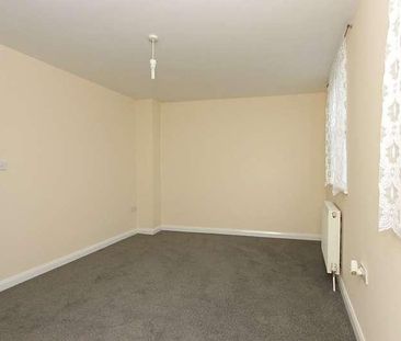 Tonge Road, Murston, Sittingbourne, Kent, ME10 - Photo 2