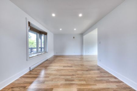 Maison à étages à louer - Laval (Chomedey) (Carrefour Saint-Martin) - Photo 2