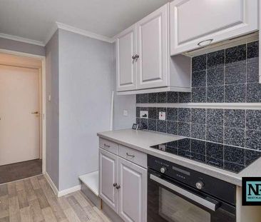 Ellerbeck, Wilnecote, B77 - Photo 3