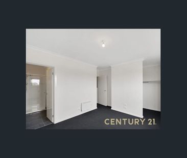 Modern Home, Great Location - Photo 2