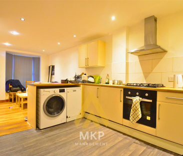6 bedroom terraced house to rent - Photo 5