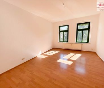Große 5-Raum-Wohnung in ruhiger, zentrumsnaher Lage von Aue - Photo 1