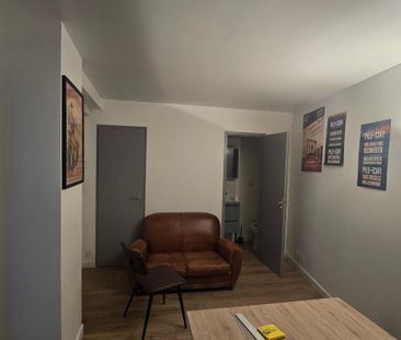 Location Appartement 1 pièce 17m² LA ROCHELLE 17000 - Photo 1