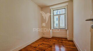 Apartment Refurbished in the center 4 bedrooms for rent Arroios Lisboa - Photo 3