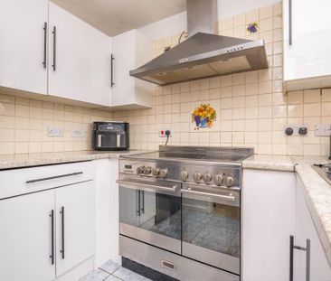 2 bedroom end of terrace house to rent - Photo 5