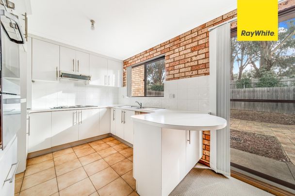 Spacious 3 bed townhouse in Scullin - Photo 1