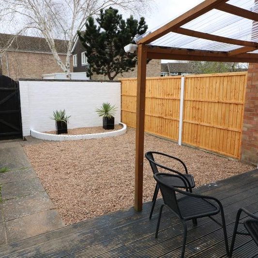 1 bedroom in a house share to rent - Photo 1