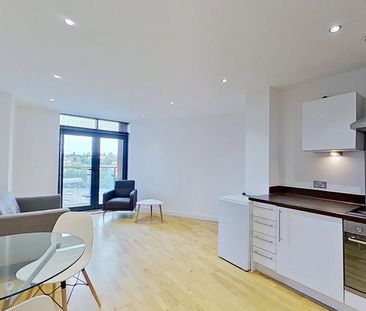 2 bedroom flat to rent - Photo 3