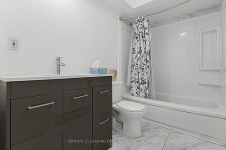 Detached Home For Lease | E8137774 - Photo 5