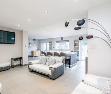 5 bed semi-detached house to rent in Regan Avenue, Shirley, Solihull - Photo 4