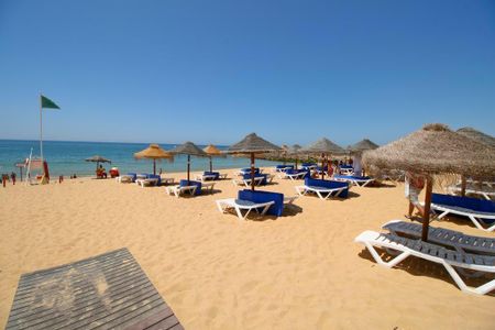 Apartamento T1+1 para Arrendamento em Quarteira - Frente à Praia - Photo 4