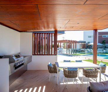 3 Bedroom + Media room Terrace Homes surrounded by parkland. - Photo 3