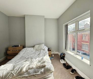 4 bedroom terraced house to rent - Photo 3