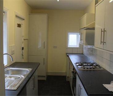 3 bedroom semi-detached bungalow to rent - Photo 6