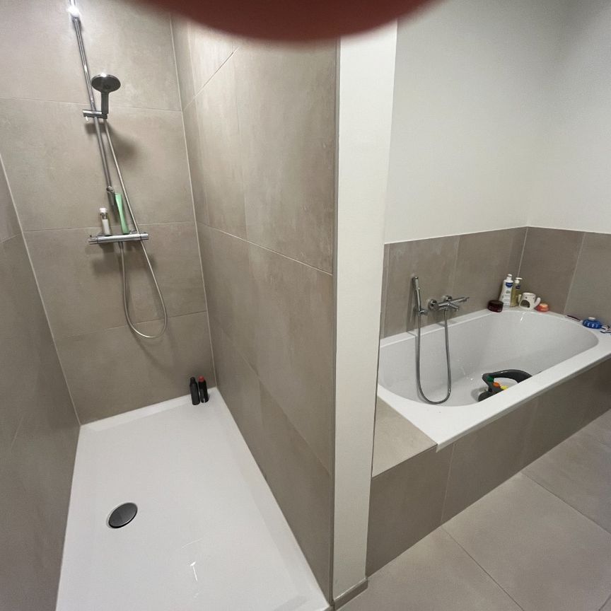 Modern appartement te huur in centrum Waregem - Photo 1