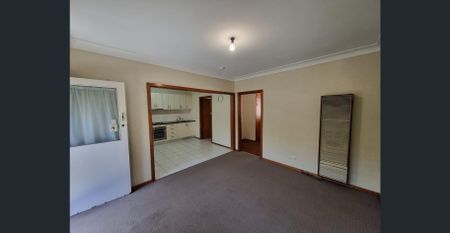 1BR Flat In Great Location - Photo 2