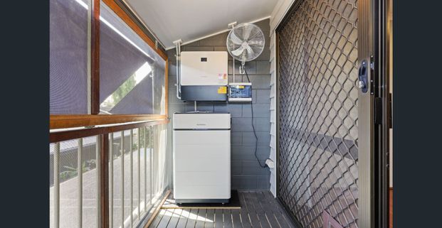 TWO BEDROOM TOWNHOUSE WITH PRIVATE COURTYARD - Photo 1