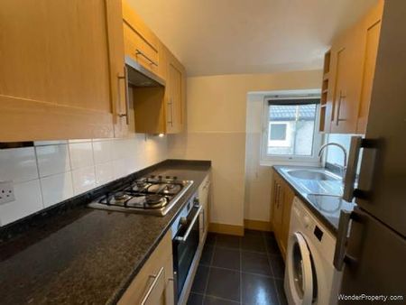 3 bedroom property to rent in Glasgow - Photo 2