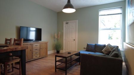 4 bedroom terraced house to rent - Photo 3