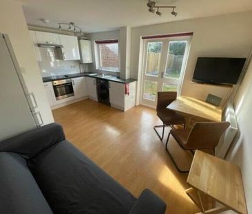 Room in a Shared House, Top Moor Side, LS11 - Photo 2