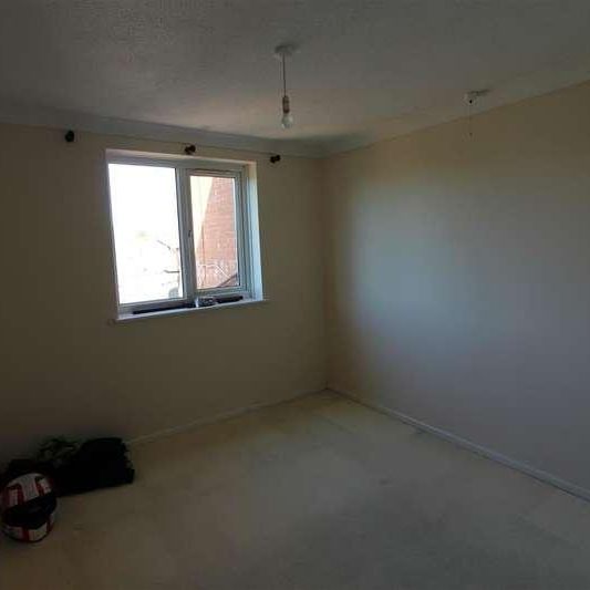 Manor Park House, Bullar Road, Southampton, SO18 - Photo 1