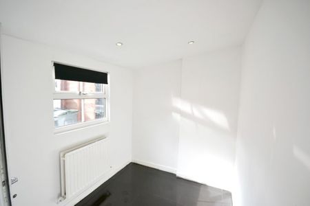 Elmfield Terrace, Darlington - Photo 2