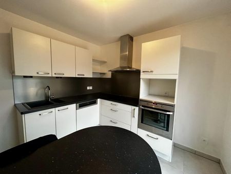 Location Appartement 2 pièces 45m² LA MOTTE SERVOLEX 73290 - Photo 2