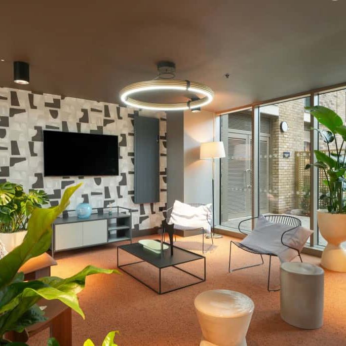 The Oakgate, KT22 7RZ, Surrey - Photo 1