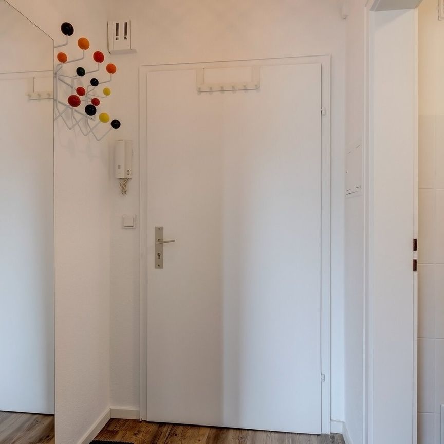 Milbertshofen: Renovated apartment with desinger furniture - Photo 1