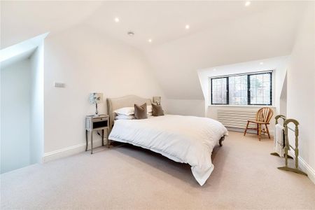 6 bedroom detached house to rent - Photo 4