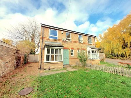 3 bedroom semi-detached house to rent - Photo 3