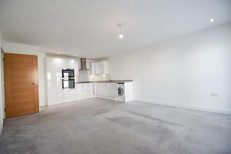 2 bedroom flat to rent - Photo 2