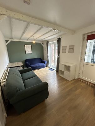 5 Bed Terraced House, Highmore Gardens, BS7 - Photo 1