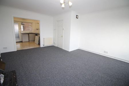 3 bedroom apartment to rent - Photo 2