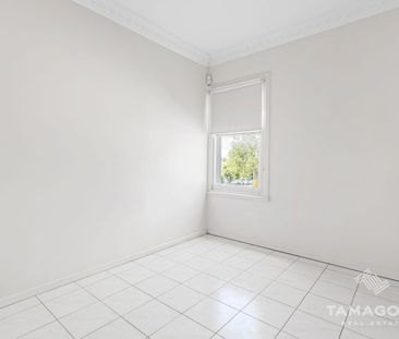 APARTMENT IN THE HEART OF CARLTON - Photo 5