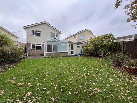 4 bedroom detached house to rent - Photo 3