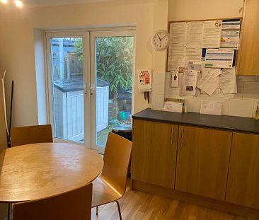 A Comfortable House Share Room 3 - Photo 3