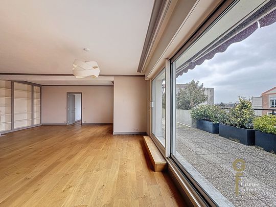 Location Appartement 4 pièces 143m² MARCQ EN BAROEUL 59700 - Photo 1