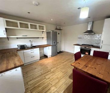 Brewins Court, Chapel Street, Tiverton, Devon, EX16 - Photo 3