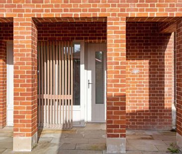 Three bedroom family home in Central Winchester. - Photo 3