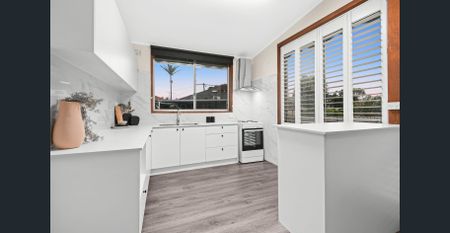 Light-filled family home in a premium location - Photo 5